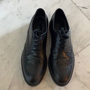 Black oxfords size 7/37